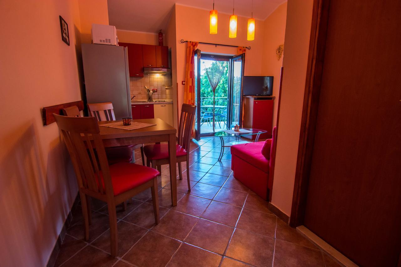 Apartments Angela 1711 Rakalj Ngoại thất bức ảnh